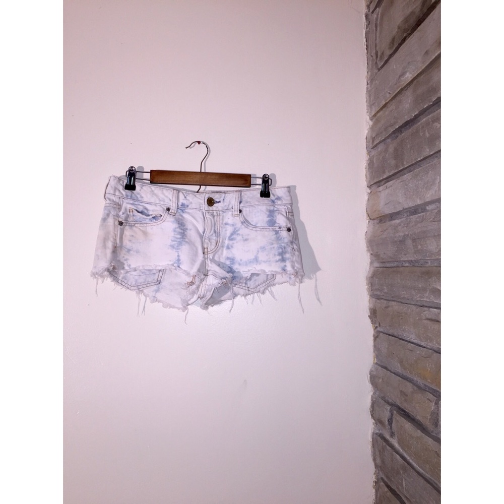 American Eagle outfitters// •size 6•